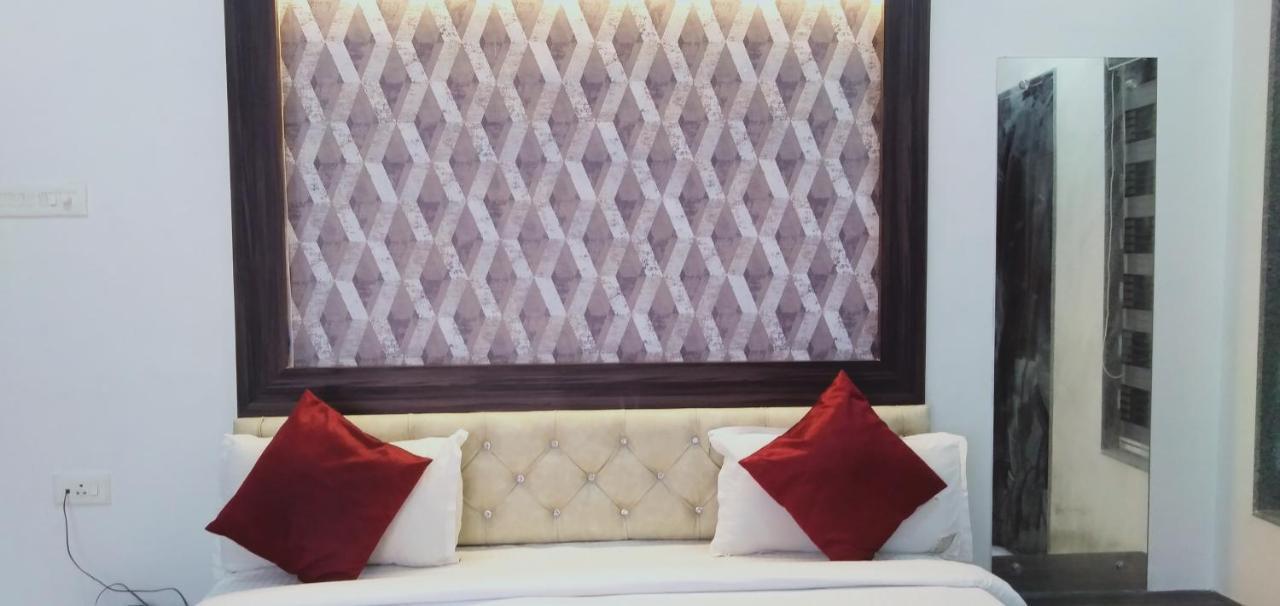Hotel White House 푸네 외부 사진