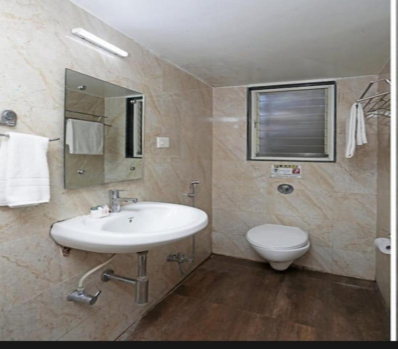 Hotel White House 푸네 외부 사진